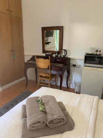 A Tapestry Garden Guest House Potchefstroom Ngoại thất bức ảnh
