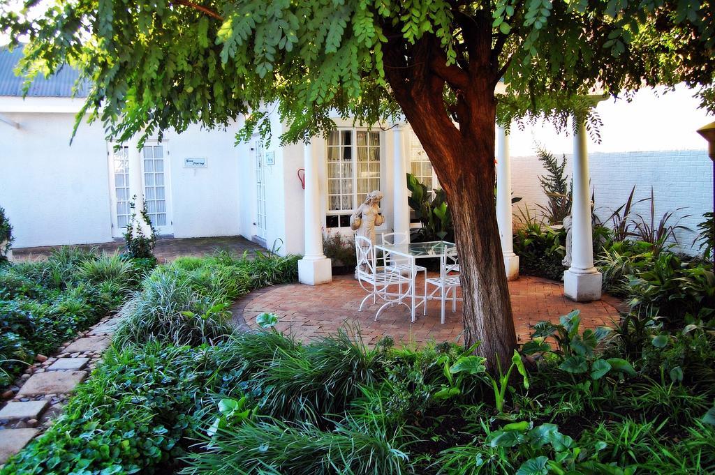 A Tapestry Garden Guest House Potchefstroom Ngoại thất bức ảnh